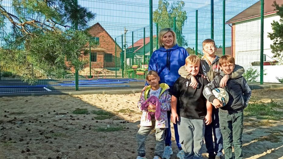 В Лисках на улице Ветеранов построят детскую площадку