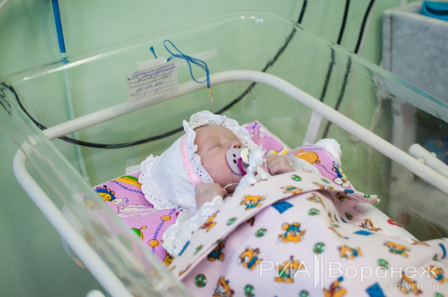 Новорожденный ребенок девочка в больнице